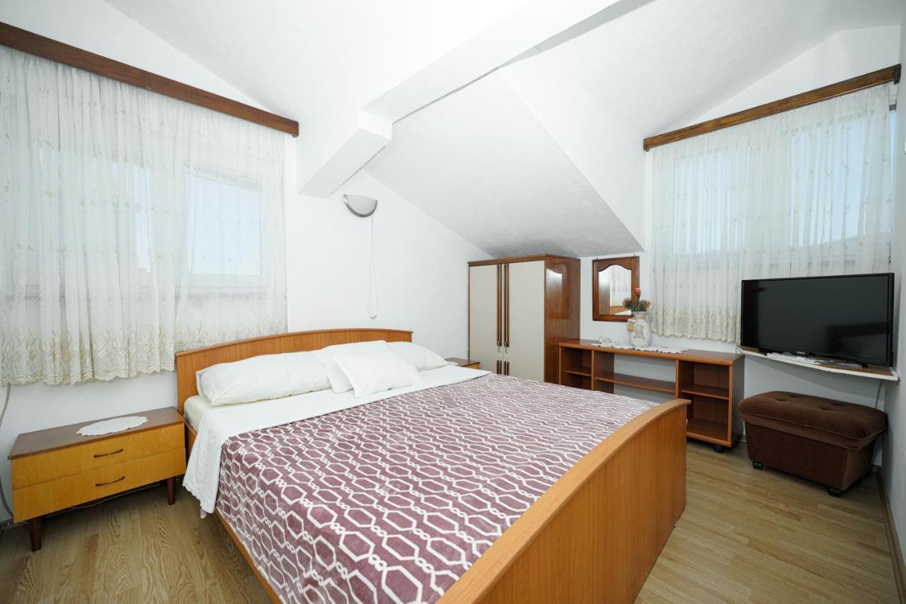 Apartmani Krizanovic Vodice Exterior foto