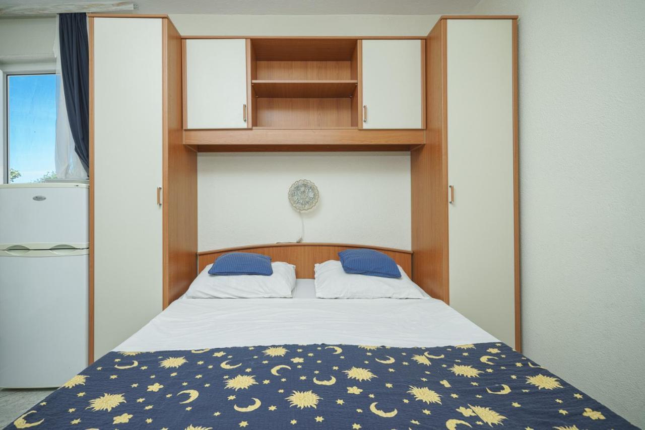 Apartmani Krizanovic Vodice Exterior foto
